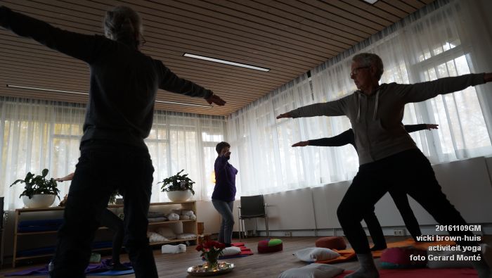 eDSC03852- vicki brown-huis - activiteit yoga - 9november2016 - foto GerardMontE web
