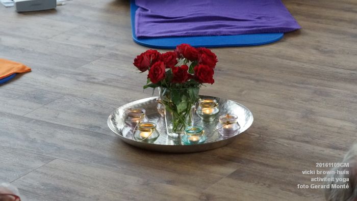eDSC03883- vicki brown-huis - activiteit yoga - 9november2016 - foto GerardMontE web