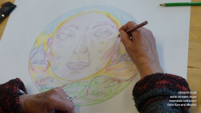eDSC04890- vicki brown-huis - mandala tekenen - 17november2016 - foto GerardMontE web