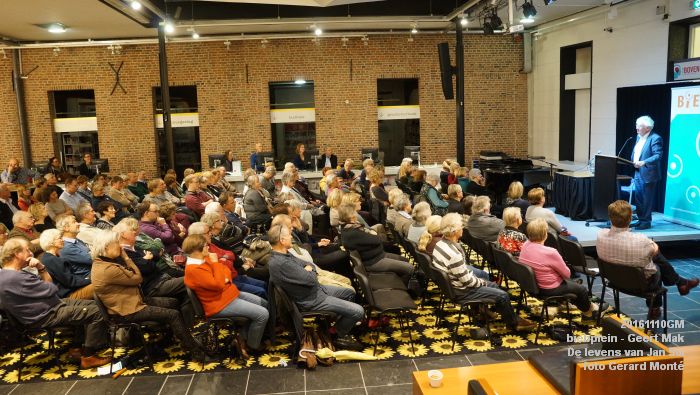 DSC04025- biebplein Geert Mak over De levens van Jan Six - 10november2016 - foto Gerard MontE web
