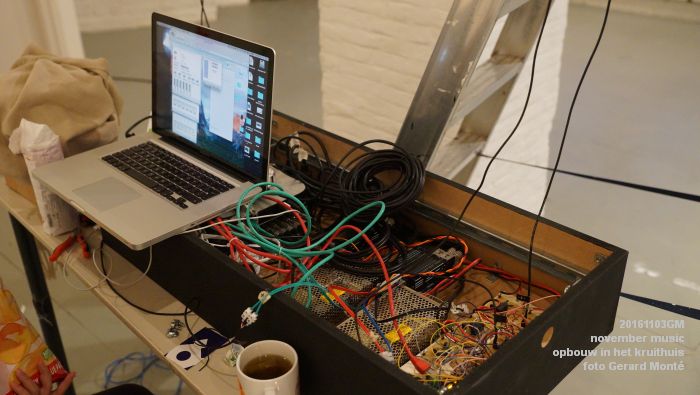 DSC02936- november music - opbouw in het kruithuis - 3november2016 - foto GerardMontE web