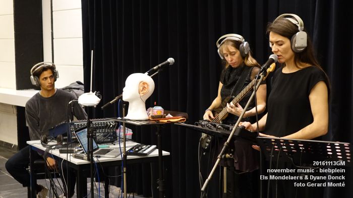 DSC09178- november music biebplein - Els Mondelaers en  Dyane Donck - 13november2016 - foto GerardMontE web