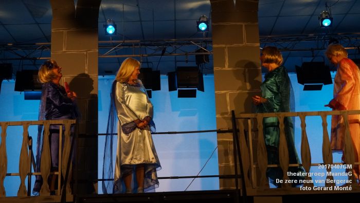 DSC01613- theatergroep MaandaG - De zere neus van Bergerac  - 7april2017 - foto GerardMontE web