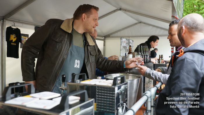 DSC06576- Zondagmiddag in Den Bosch - Speciaal Bier-festival op de Parade - 7meil2017 - foto GerardMontE web