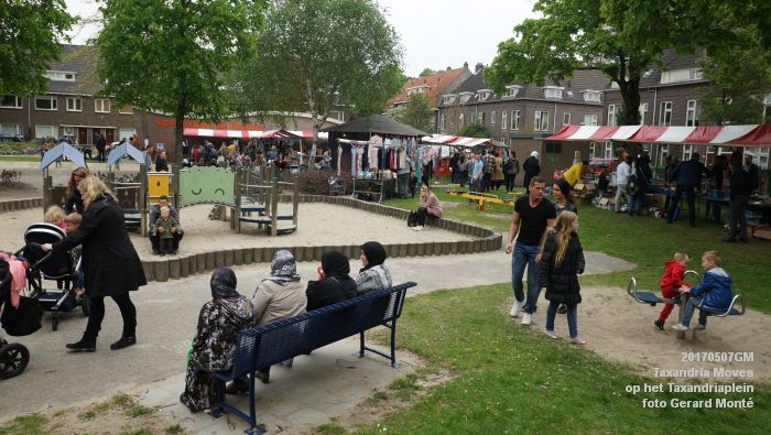 DSC06659- Zondagmiddag in Den Bosch - Taxandria Moves op het Taxandriaplein - 7meil2017 - foto GerardMontE web