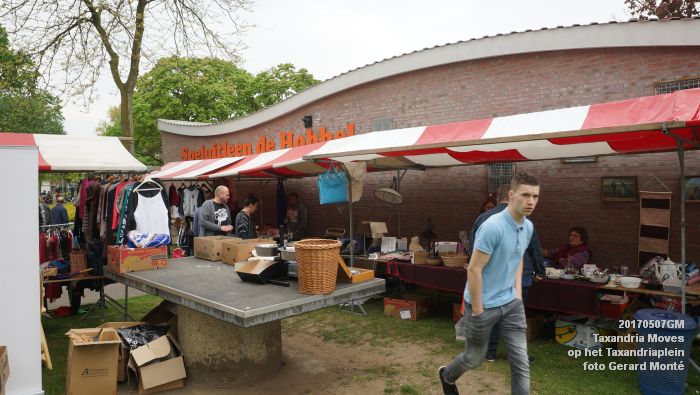 DSC06665- Zondagmiddag in Den Bosch - Taxandria Moves op het Taxandriaplein - 7meil2017 - foto GerardMontE web