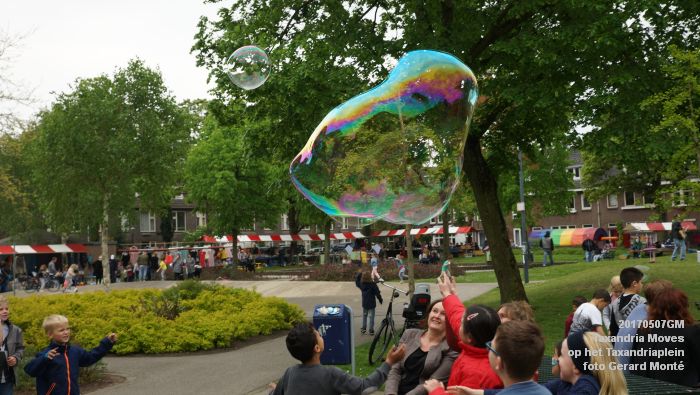 DSC06684- Zondagmiddag in Den Bosch - Taxandria Moves op het Taxandriaplein - 7meil2017 - foto GerardMontE web