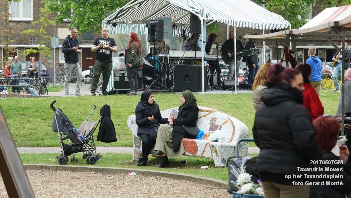 DSC06702- Zondagmiddag in Den Bosch - Taxandria Moves op het Taxandriaplein - 7meil2017 - foto GerardMontE web