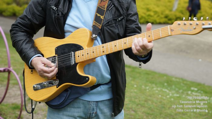 DSC06713- Zondagmiddag in Den Bosch - Taxandria Moves op het Taxandriaplein - 7meil2017 - foto GerardMontE web
