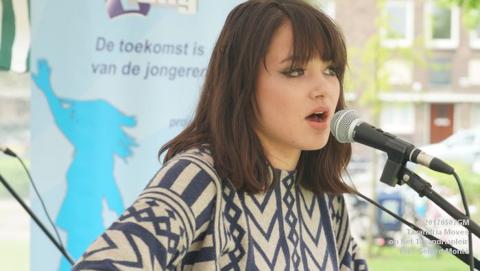 DSC06727- Zondagmiddag in Den Bosch - Taxandria Moves op het Taxandriaplein - 7meil2017 - foto GerardMontE web