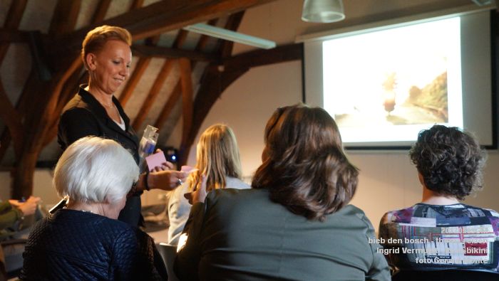 DSC06992- bieb den bosch - maand van het reizen - Ingrid Vermulst - Roze bikini - 9mei2017 - foto GerardMontE web