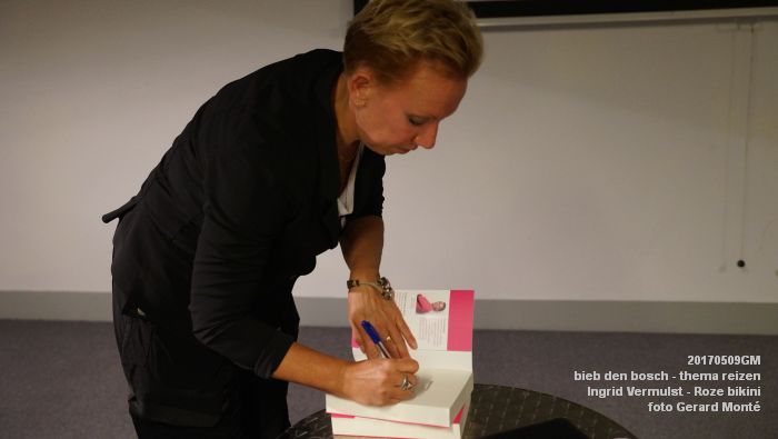 DSC07013- bieb den bosch - maand van het reizen - Ingrid Vermulst - Roze bikini - 9mei2017 - foto GerardMontE web