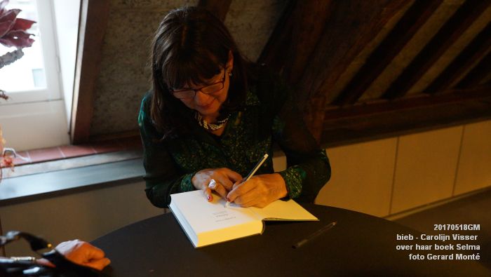 DSC08000-DSC08529- bieb - Carolijn Visser over haar boek Selma - 18mei2017 - foto GerardMontE web