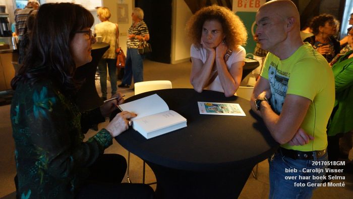 DSC08000-DSC08536- bieb - Carolijn Visser over haar boek Selma - 18mei2017 - foto GerardMontE web