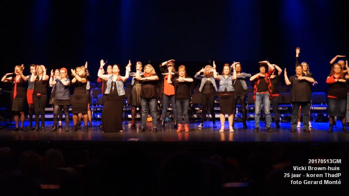 DSC07681- Jubileumviering van het 25-jarig Vicki Brown-huis - koren ThadP - 13mei2017 - foto GerardMontE web DSC07681- Jubileumviering van het 25-jarig Vicki Brown-huis - koren ThadP - 13mei2017 - foto GerardMontE web