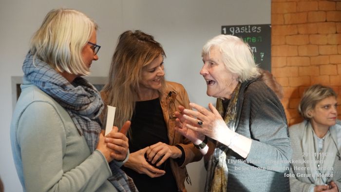 gDSC07968- Elly Biesters =Ongemakkelijke mensen=  in bezoekerscentrum De Grote Rivieren - Heerewaarden - 19nov2017 - foto GerardMontE web