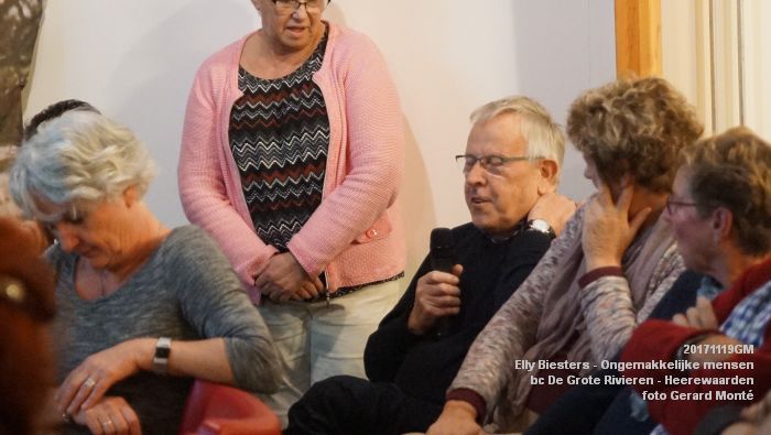 gDSC08010- Elly Biesters =Ongemakkelijke mensen=  in bezoekerscentrum De Grote Rivieren - Heerewaarden - 19nov2017 - foto GerardMontE web