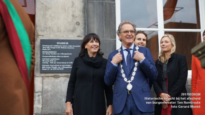DSC09696- Historische intocht bij het afscheid van burgemeester Ton Rombouts - stadhuis - 30september2017 - foto GerardMontE web