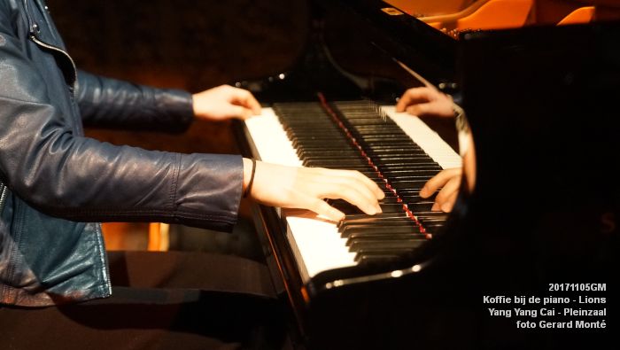 DSC05750- Koffie bij de piano - Yang Yang Cai - Long Long Cheung - Kaat van Steekelenburg - Pleinzaal - 5nov2017 - foto GerardMontE web