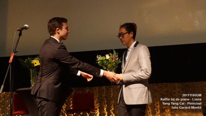 DSC05789- Koffie bij de piano - Yang Yang Cai - Long Long Cheung - Kaat van Steekelenburg - Pleinzaal - 5nov2017 - foto GerardMontE web