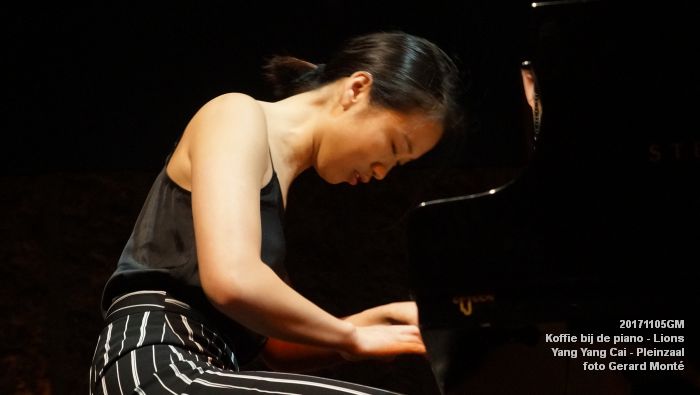 DSC05808- Koffie bij de piano - Yang Yang Cai - Long Long Cheung - Kaat van Steekelenburg - Pleinzaal - 5nov2017 - foto GerardMontE web