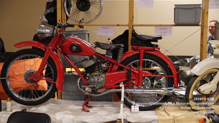 DSC00269- Oldtimerbeurs voor Motoren Bromfietsen en Fietsen - Autotron Rosmalen - 14jan2018 - foto GerardMontE web DSC00269- Oldtimerbeurs voor Motoren Bromfietsen en Fietsen - Autotron Rosmalen - 14jan2018 - foto GerardMontE web