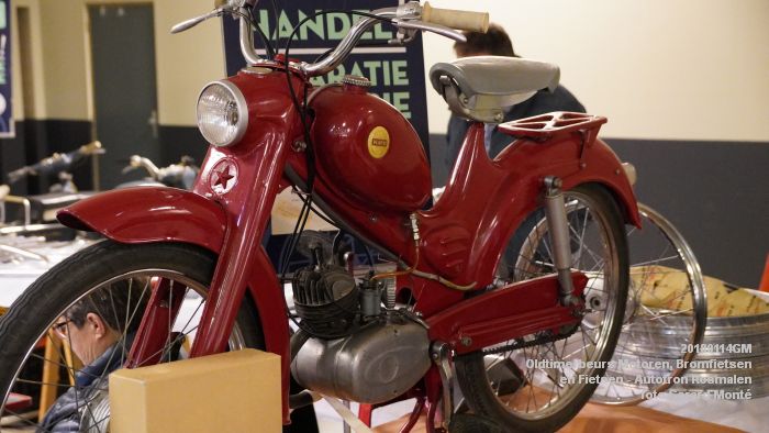 DSC00270- Oldtimerbeurs voor Motoren Bromfietsen en Fietsen - Autotron Rosmalen - 14jan2018 - foto GerardMontE web DSC00270- Oldtimerbeurs voor Motoren Bromfietsen en Fietsen - Autotron Rosmalen - 14jan2018 - foto GerardMontE web