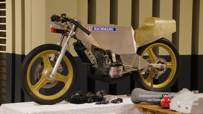 DSC00272- Oldtimerbeurs voor Motoren Bromfietsen en Fietsen - Autotron Rosmalen - 14jan2018 - foto GerardMontE web DSC00272- Oldtimerbeurs voor Motoren Bromfietsen en Fietsen - Autotron Rosmalen - 14jan2018 - foto GerardMontE web