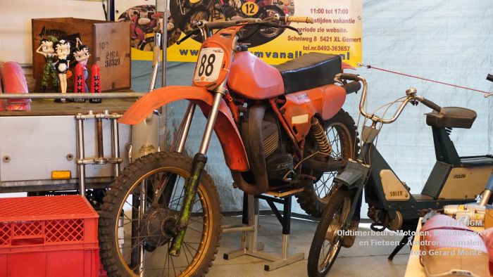 DSC00285- Oldtimerbeurs voor Motoren Bromfietsen en Fietsen - Autotron Rosmalen - 14jan2018 - foto GerardMontE web DSC00285- Oldtimerbeurs voor Motoren Bromfietsen en Fietsen - Autotron Rosmalen - 14jan2018 - foto GerardMontE web