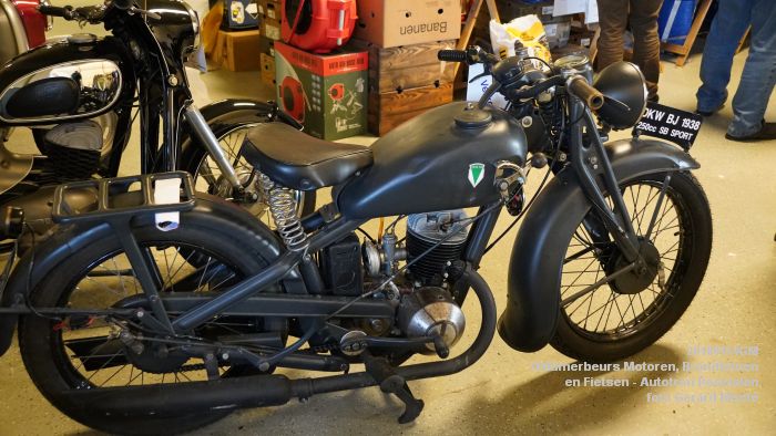 DSC00286- Oldtimerbeurs voor Motoren Bromfietsen en Fietsen - Autotron Rosmalen - 14jan2018 - foto GerardMontE web DSC00286- Oldtimerbeurs voor Motoren Bromfietsen en Fietsen - Autotron Rosmalen - 14jan2018 - foto GerardMontE web