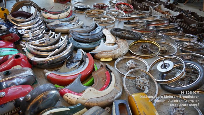 DSC00287- Oldtimerbeurs voor Motoren Bromfietsen en Fietsen - Autotron Rosmalen - 14jan2018 - foto GerardMontE web DSC00287- Oldtimerbeurs voor Motoren Bromfietsen en Fietsen - Autotron Rosmalen - 14jan2018 - foto GerardMontE web