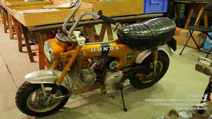 DSC00295- Oldtimerbeurs voor Motoren Bromfietsen en Fietsen - Autotron Rosmalen - 14jan2018 - foto GerardMontE web DSC00295- Oldtimerbeurs voor Motoren Bromfietsen en Fietsen - Autotron Rosmalen - 14jan2018 - foto GerardMontE web