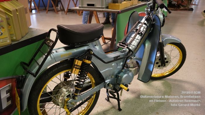 DSC00296- Oldtimerbeurs voor Motoren Bromfietsen en Fietsen - Autotron Rosmalen - 14jan2018 - foto GerardMontE web DSC00296- Oldtimerbeurs voor Motoren Bromfietsen en Fietsen - Autotron Rosmalen - 14jan2018 - foto GerardMontE web