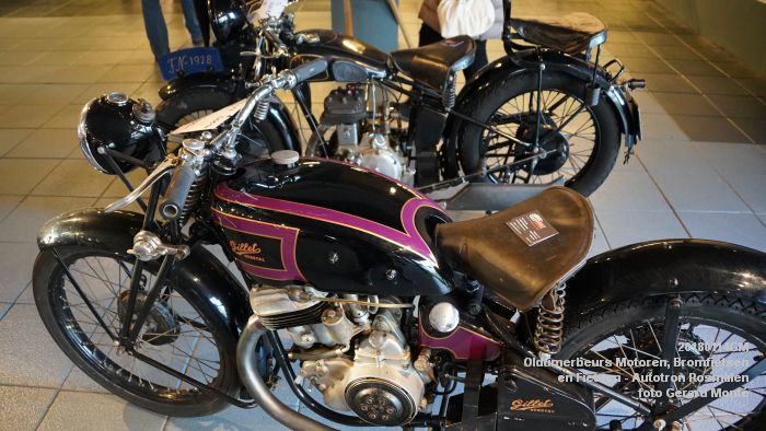 DSC00325- Oldtimerbeurs voor Motoren Bromfietsen en Fietsen - Autotron Rosmalen - 14jan2018 - foto GerardMontE web DSC00325- Oldtimerbeurs voor Motoren Bromfietsen en Fietsen - Autotron Rosmalen - 14jan2018 - foto GerardMontE web