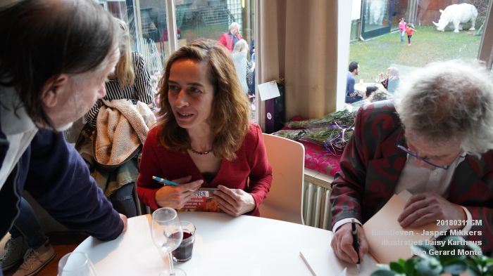 DSC03579- Nachtleven - pres poeziebundel Jasper Mikkers - ill Daisy Karthaus - 11maart2018 - foto GerardMontE web