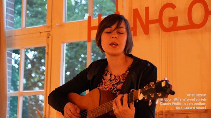 hDSC06507- Claudy Wolfs - Hangop op woensdag -  open podium - WillemTweeFabriek - 2mei2018 -  foto GerardMontE web