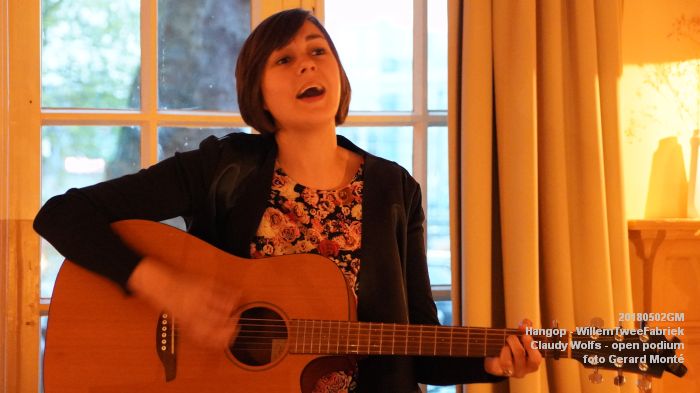 hDSC06515- Claudy Wolfs - Hangop op woensdag -  open podium - WillemTweeFabriek - 2mei2018 -  foto GerardMontE web