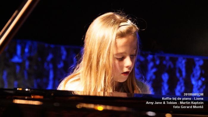DSC04873- Koffie bij de piano - Amy Jane en Tobias Alberts - Martin Kaptein - 1apr2018 - foto GerardMontE web