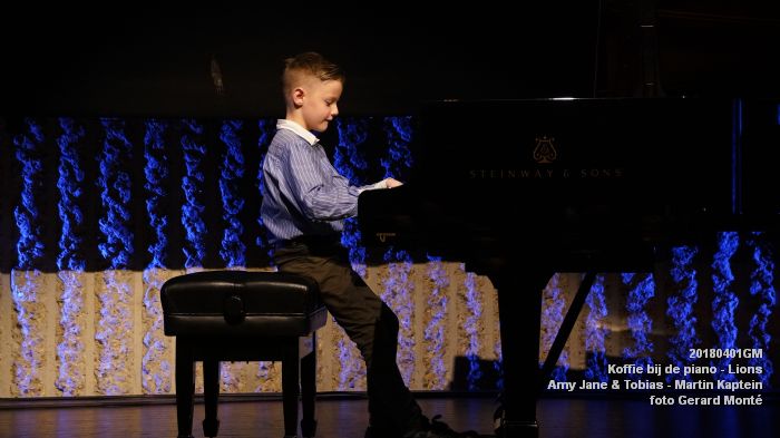 DSC04891- Koffie bij de piano - Amy Jane en Tobias Alberts - Martin Kaptein - 1apr2018 - foto GerardMontE web