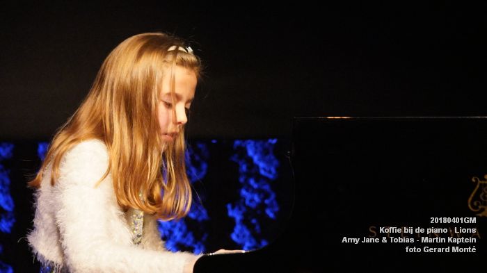 DSC04905- Koffie bij de piano - Amy Jane en Tobias Alberts - Martin Kaptein - 1apr2018 - foto GerardMontE web