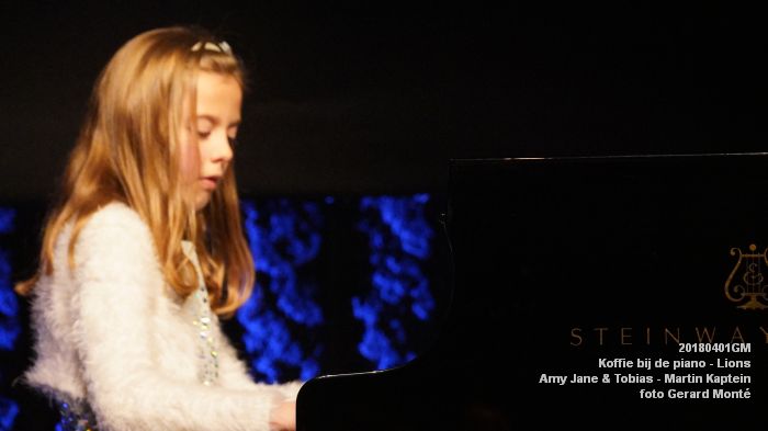 DSC04907- Koffie bij de piano - Amy Jane en Tobias Alberts - Martin Kaptein - 1apr2018 - foto GerardMontE web