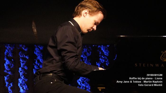 DSC04938- Koffie bij de piano - Amy Jane en Tobias Alberts - Martin Kaptein - 1apr2018 - foto GerardMontE web