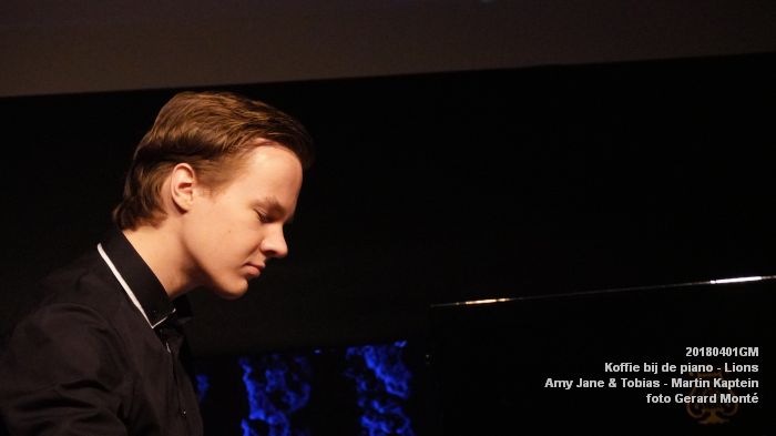 DSC04941- Koffie bij de piano - Amy Jane en Tobias Alberts - Martin Kaptein - 1apr2018 - foto GerardMontE web