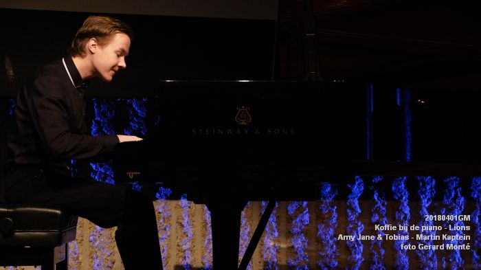DSC04951- Koffie bij de piano - Amy Jane en Tobias Alberts - Martin Kaptein - 1apr2018 - foto GerardMontE web
