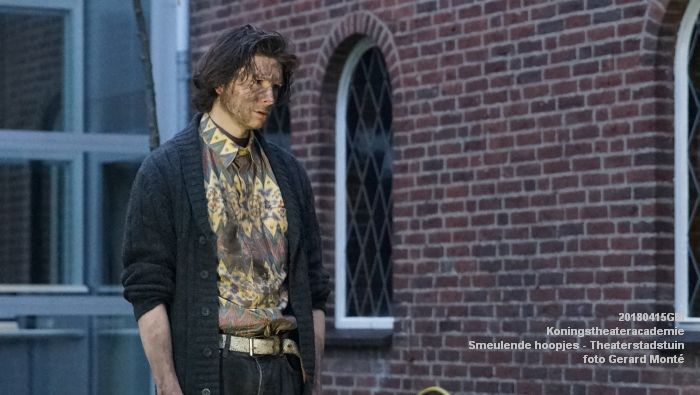 eDSC03708- Koningstheateracademie Theaterstadstuin - Smeulende hoopjes - 15apr2018 - foto GerardMontE web