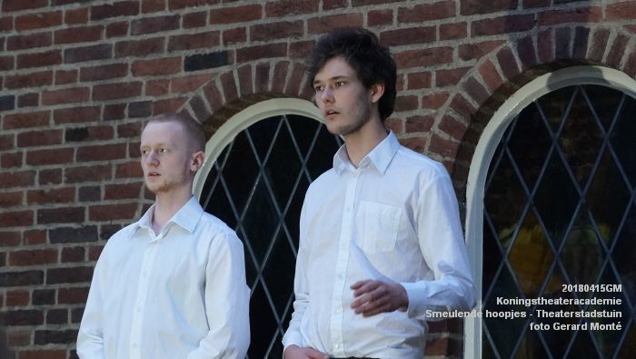 eDSC03709- Koningstheateracademie Theaterstadstuin - Smeulende hoopjes - 15apr2018 - foto GerardMontE web