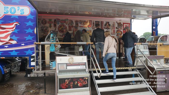 DSC07132- Rock around the jukebox - open-air market - Autotron - 13meil2018 -  foto GerardMontE web