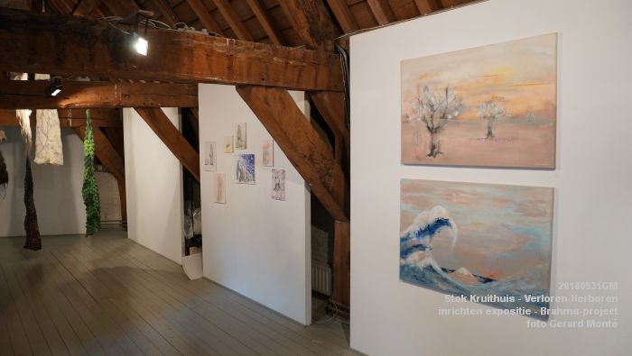 DSC09728 - Stok Kruithuis - inrichten expositie Verloren-Herboren - onderdeel van het Brahms-project - 31mei2018 -  foto GerardMontE web