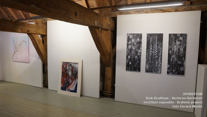 DSC09733 - Stok Kruithuis - inrichten expositie Verloren-Herboren - onderdeel van het Brahms-project - 31mei2018 -  foto GerardMontE web