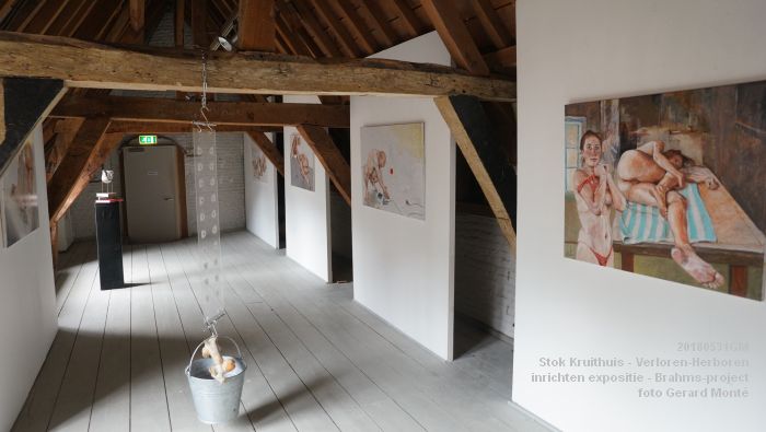 DSC09745 - Stok Kruithuis - inrichten expositie Verloren-Herboren - onderdeel van het Brahms-project - 31mei2018 -  foto GerardMontE web